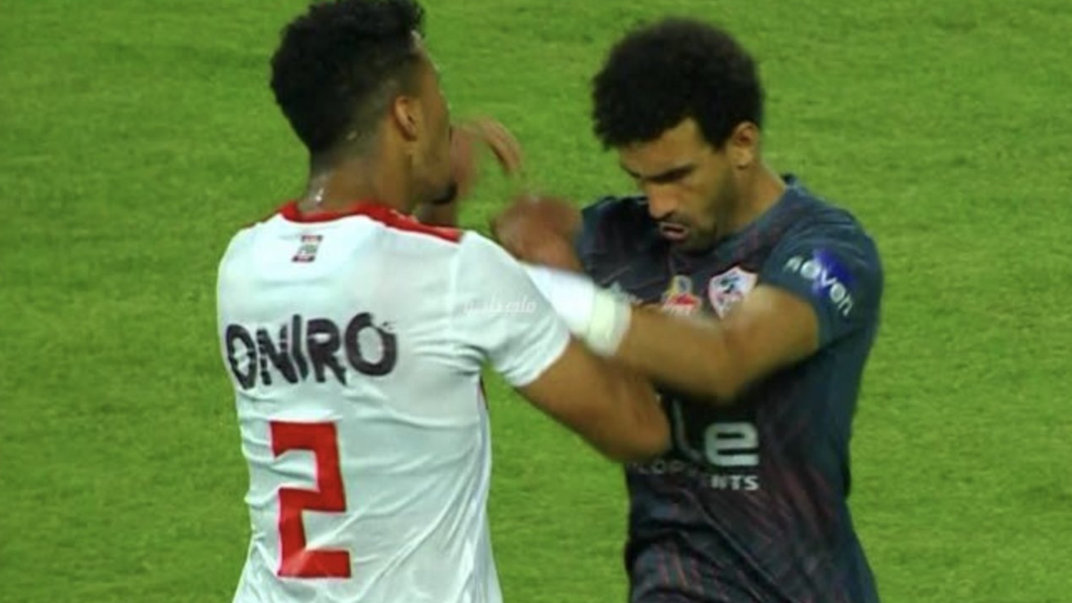 الزمالك يعاقب محمد عواد بسبب اعتدائه على زميله في مباراة المصري