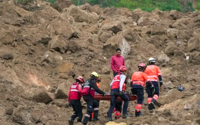 الصورة: الصورة: مقتل وإصابة 23 شخصا وفقدان 20 جراء انهيارات أرضية في الإكوادور