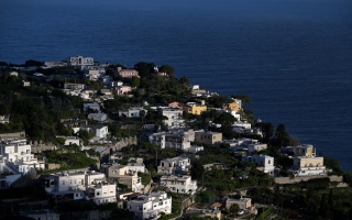 الصورة: الصورة: جزيرة إيطالية تمنع السياح بسبب مشكلات في إمدادات المياه