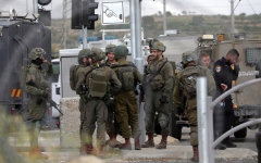 الصورة: الصورة: إصابات واعتقالات في اقتحامات إسرائيلية بالضفة