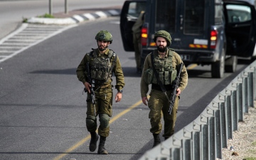 الصورة: الصورة: القوات الإسرائيلية تعتقل 20 فلسطينياً من الضفة الغربية