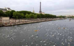 الصورة: الصورة: التدفق السريع لنهر السين يهدد حفل افتتاح أولمبياد باريس 2024