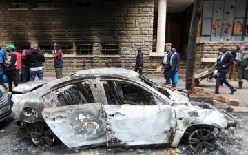 الصورة: الصورة: الرئيس الكيني يسحب مشروع الموازنة بعد تظاهرات دامية