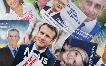 الصورة: الصورة: الحملة الانتخابية في فرنسا في ساعاتها الأخيرة واليمين المتطرف في الصدارة