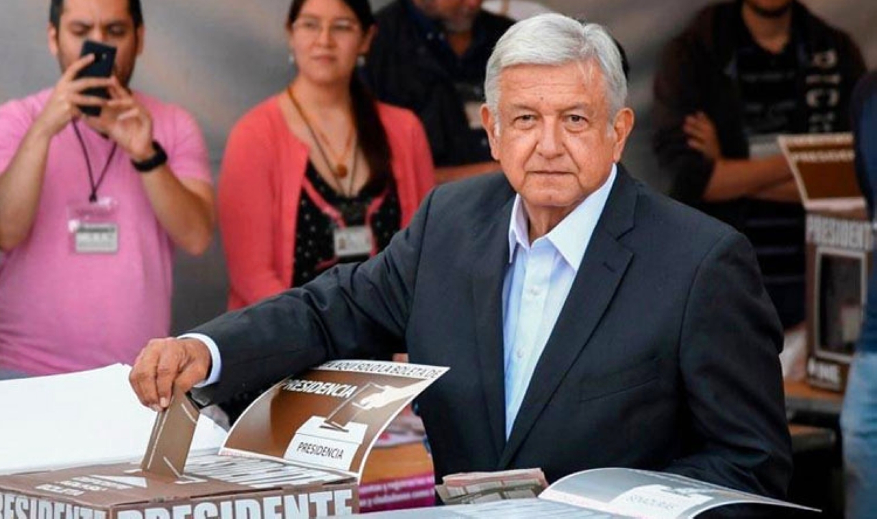 الصورة : 2018 فوز مانويل لوبيز أوبرادور بالانتخابات الرئاسية في المكسيك بعد أن حصد ما نسبته 53.19 % من الأصوات.