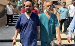 الصورة: الصورة: احتجزته 7 أشهر دون تهمة أو محاكمة .. إسرائيل تطلق سراح مدير مستشفى الشفاء