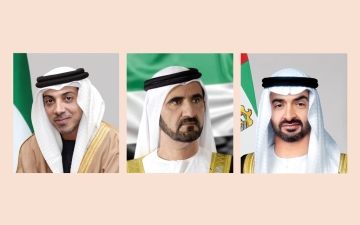 الصورة: الصورة: رئيس الدولة ونائباه والحكام يعزون أمير الكويت في وفاة الشيخة سهيرة الأحمد