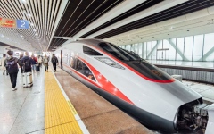 الصورة: الصورة: 860 مليون رحلة ركاب عبر السكك الحديدية الصينية في يوليو وأغسطس
