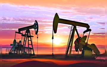 الصورة: الصورة: النفط يرتفع إلى أعلى مستوى في شهرين