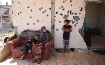 الصورة: الصورة: إسرائيل تباشر تخفيف قواتها في غزة والقتلى إلى 38000