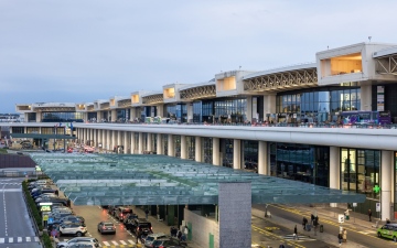 الصورة: الصورة: إيطاليا...جدل حول قرار إطلاق اسم برلسكوني على المطار الدولي في ميلانو