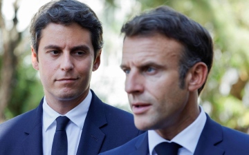 الصورة: الصورة: ماكرون يطلب من رئيس الوزراء الفرنسي البقاء في منصبه من أجل استقرار فرنسا