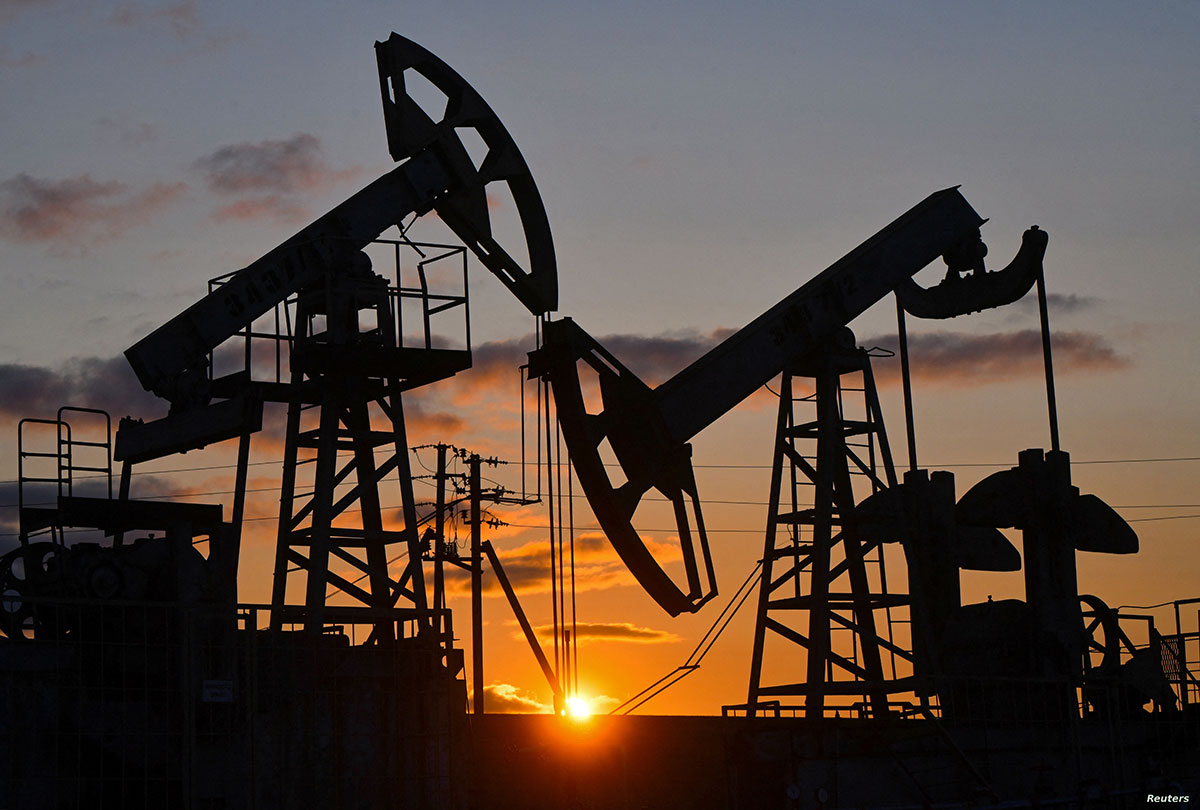 النفط يستقر بعد إبقاء أوبك على توقعات الطلب دون تغيير