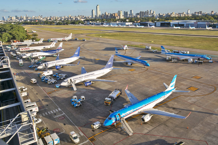 الأرجنتين تعتزم تحرير قطاع الطيران المدني