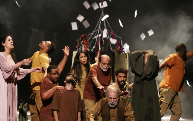 الصورة: الصورة: المسرح الإماراتي بين الأصالة والتقنية الحديثة
