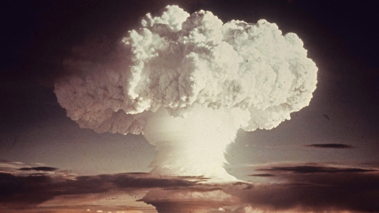الصورة : 1945 اختبار ترينيتي.. أمريكا تنفذ أول تفجير قنبلة ذرية، في نيو مكسيكو، وكانت بداية السباق النووي.