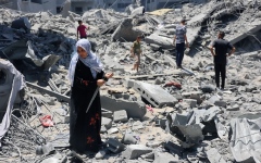 الصورة: الصورة: إسرائيل تقتل عشرات الفلسطينيين في قصف كثيف على غزة