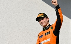 الصورة: الصورة: الأسترالي أوسكار بياستري يفوز بسباق فورمولا-1 في المجر