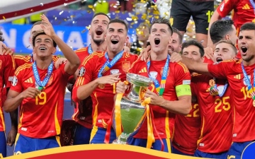 الصورة: الصورة: نجاحات إسبانيا تتجاوز بكثير ملاعب كرة القدم