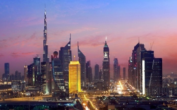 الصورة: الصورة: «موديز»: الإمارات مركز دولي للتجارة والنقل والخدمات المالية