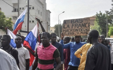 الصورة: الصورة: مقتل 15 جندياً.. والنيجر تكرّس فك الشراكة مع فرنسا