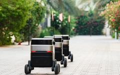 الصورة: الصورة: إطلاق 3 روبوتات تجريبية لتوصيل المنتجات في المدينة المستدامة بدبي