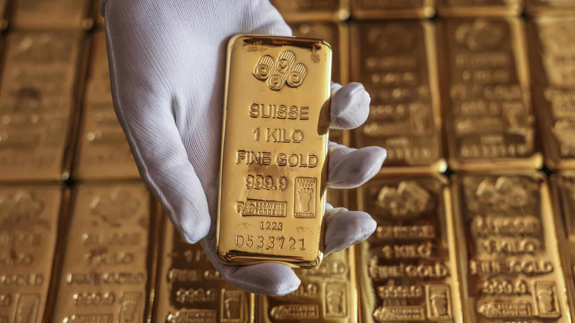 الذهب يصعد لقمة أسبوعين مع تلميح الفيدرالي الأمريكي لخفض الفائدة في سبتمبر