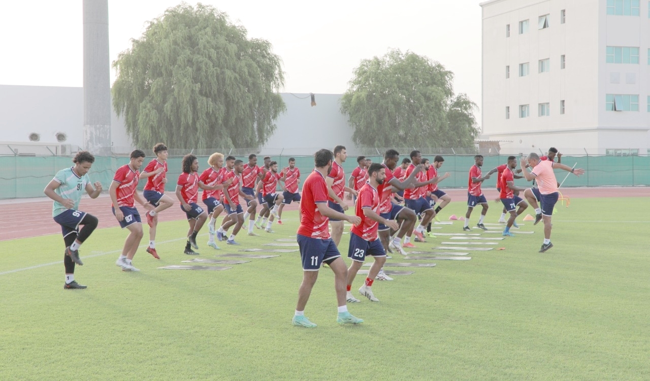 الصورة : جانب من تدريبات فريق الذيد - البيان