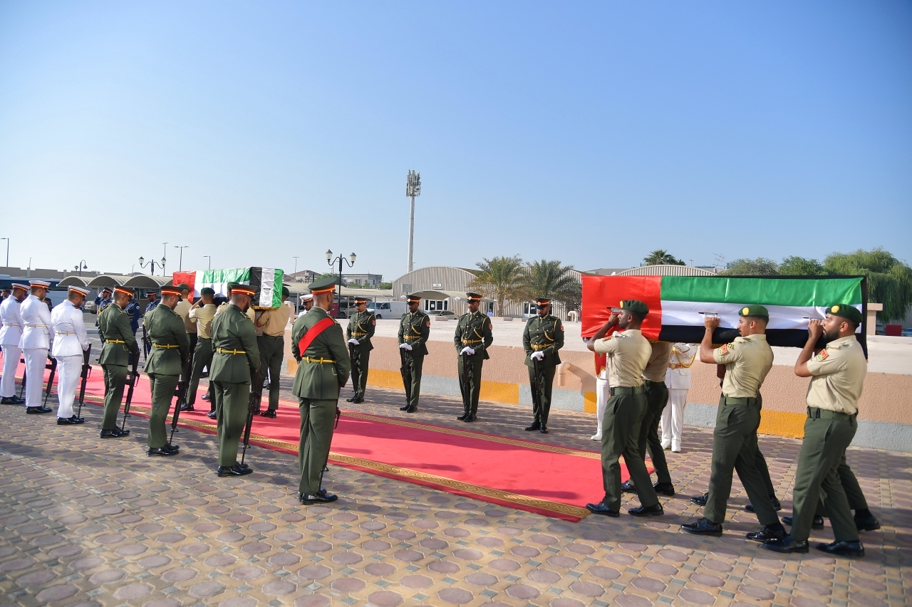 الصورة : خلال مراسم الجنازة العسكرية الخاصة في أبوظبي لشهداء الوطن الأربعة | وام