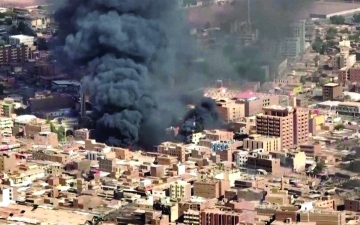 الصورة: الصورة: معارك طاحنة في الخرطوم والغموض يكتنف مصير مصفاة الجيلي